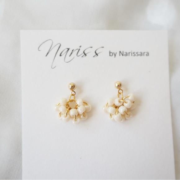 White Bead Cluster Dangle Earrings - Picture 4 of 4